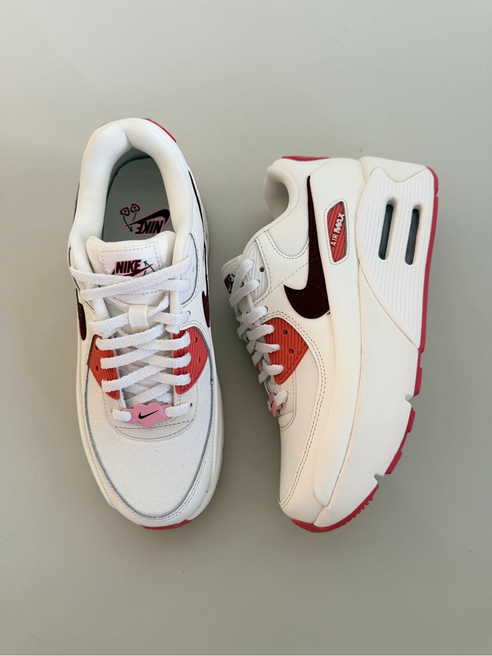 NIKE Air Max 90 LV8 SE Valentine's Day Sneakers - Picture 3 of 8